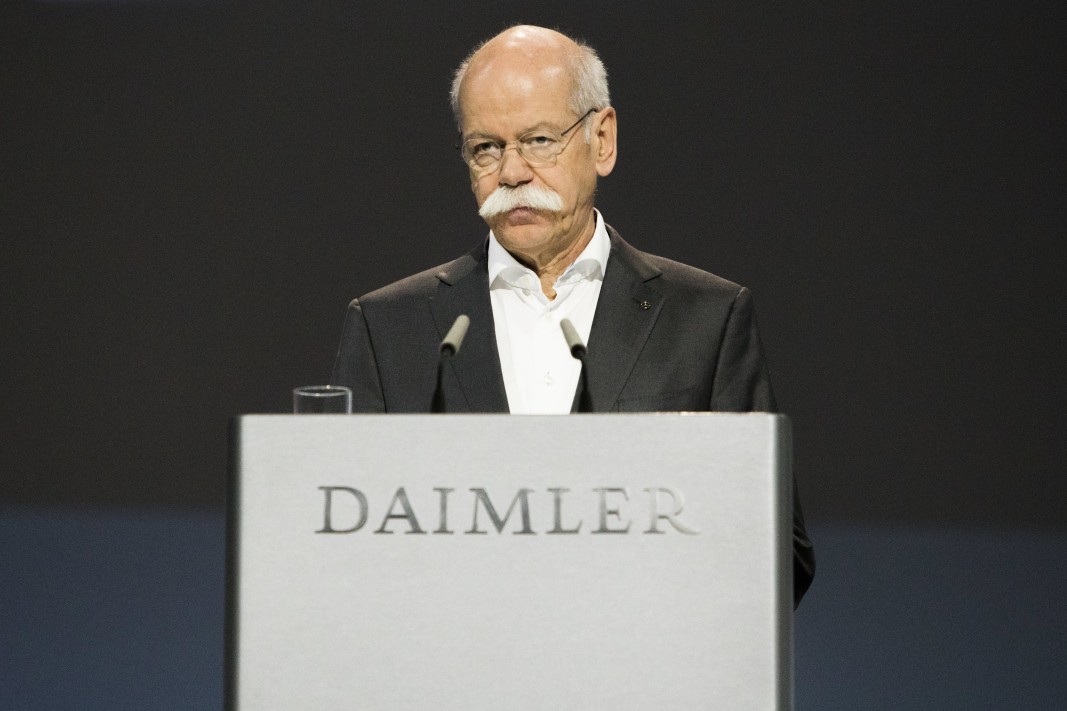 Акциите на Daimler AG се понижават рязко по време на