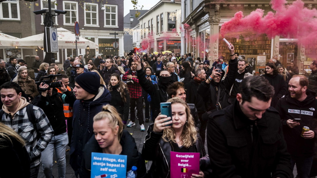 Протестът в Бреда, Нидерландия, 20 ноември 2021 г.   Снимка: ЕПА/БГНЕС