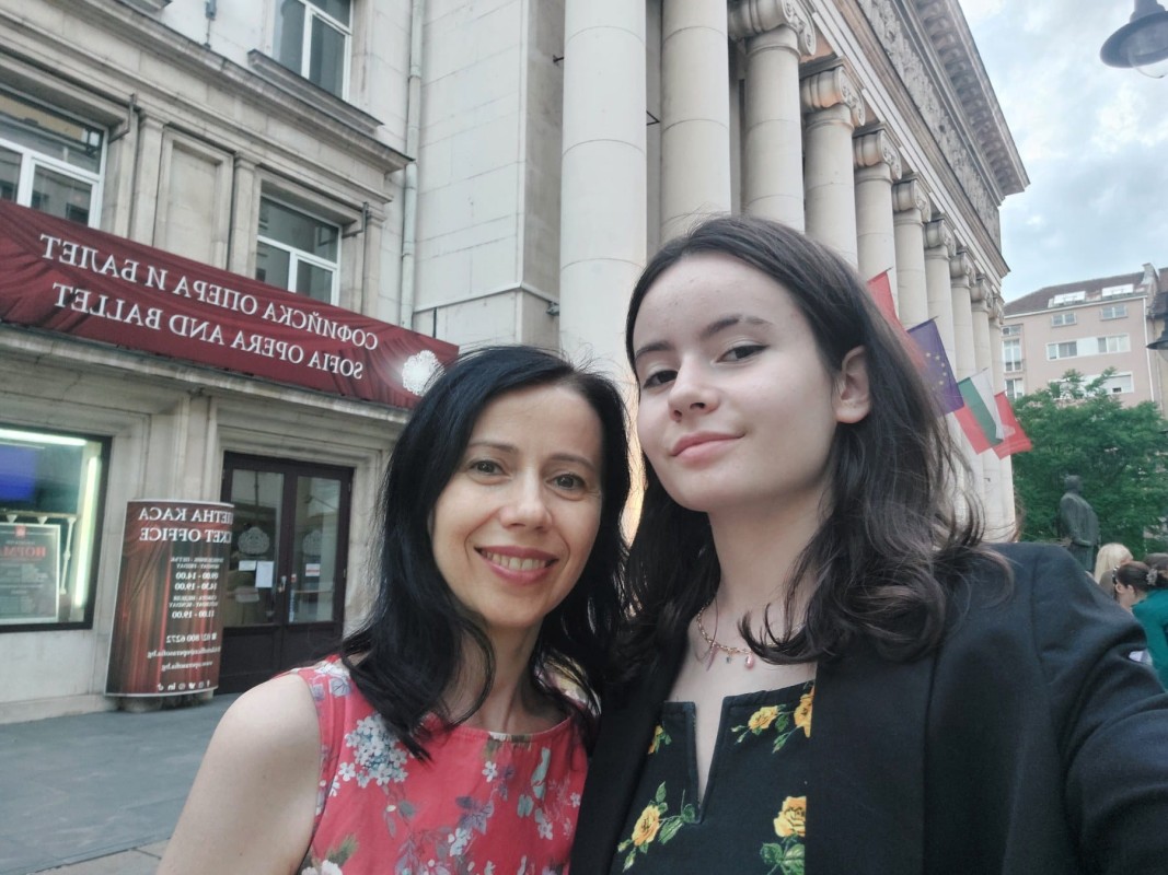 Росица Кавалджиева с дъщеря й Лили