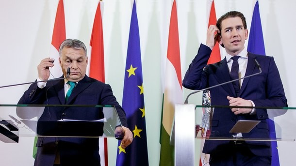 Премиерите на Унгария и Австрия - Виктор Обран (ляво) и Себастиан Курц