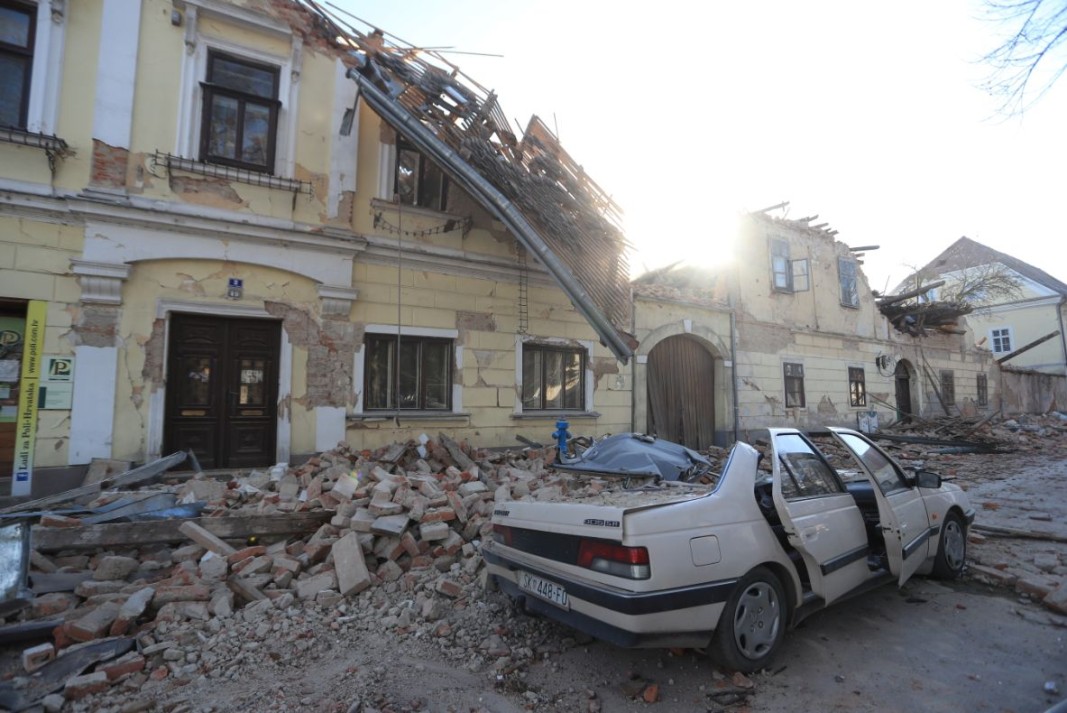 Разрушения в град Петриня след силното земетресение на 29.12.2020 г.