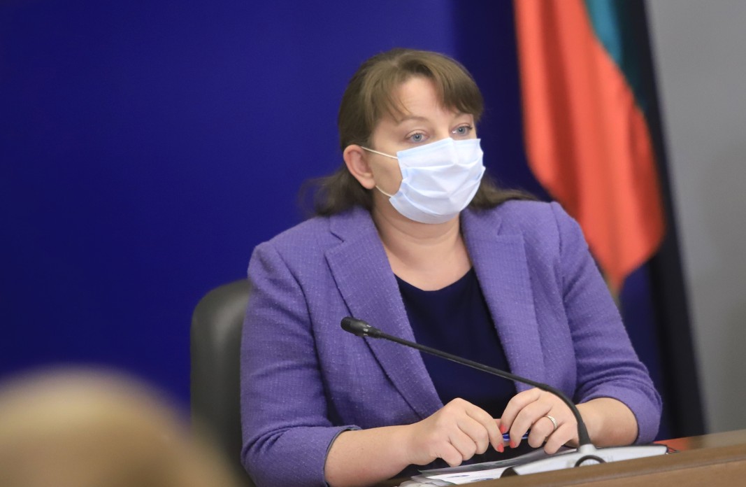 Социалният министър Деница Сачева