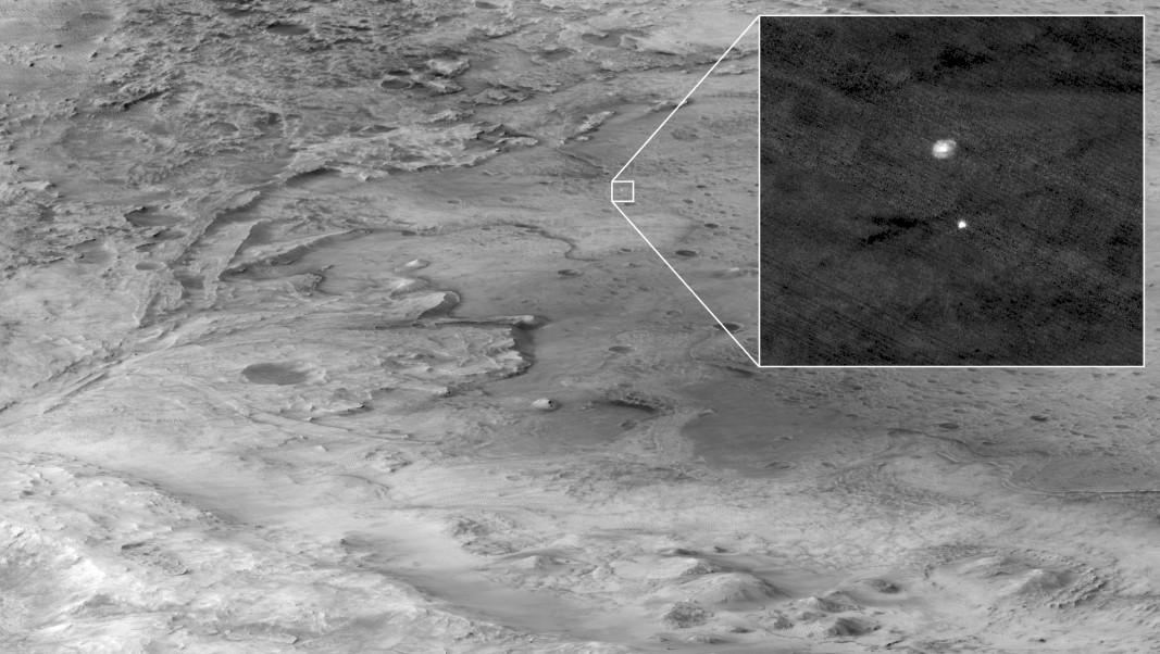 Американски апарат в орбита на Марс успя да заснеме кацането на Пърсивиърънс. Снимка: NASA/JPL-CALTECH/UNIVERSITY OF ARIZONA