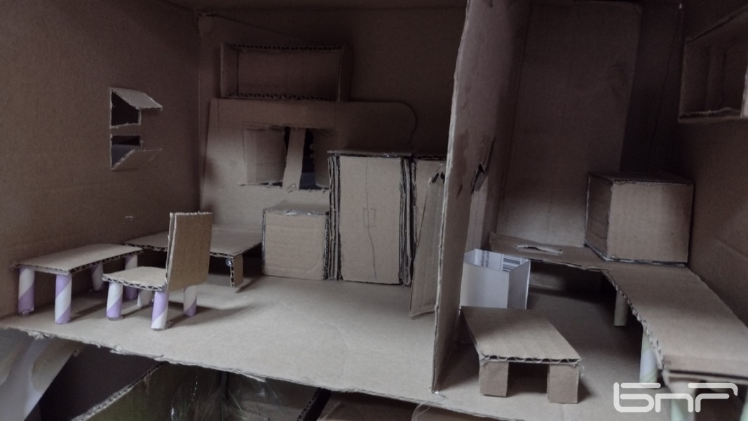 Убежище - макет от картон, изработен при работа с подрастващ с аутизъм
