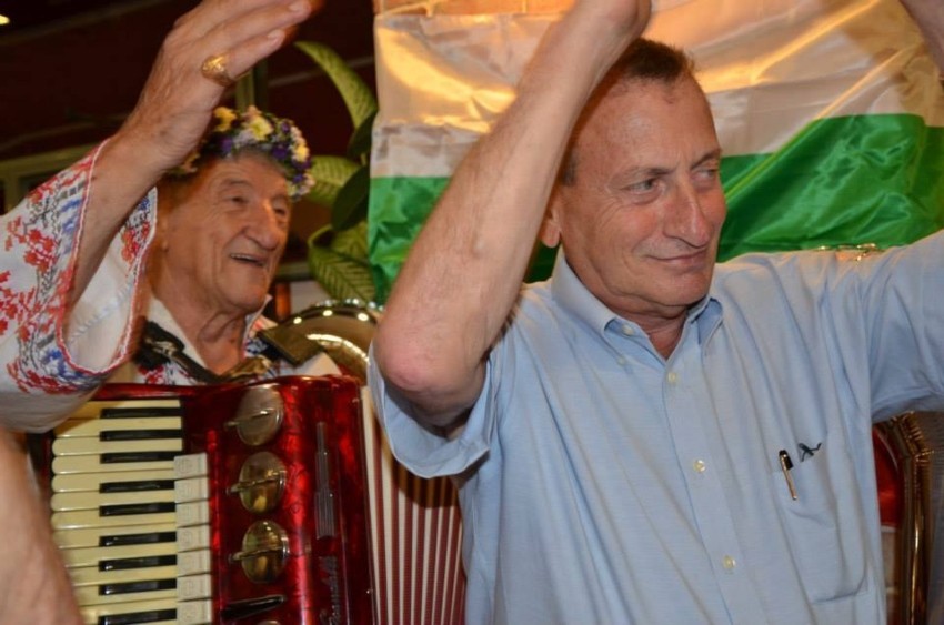 Альберт Болгарин с мэром Тель-Авива Роном Холдаи (справа)