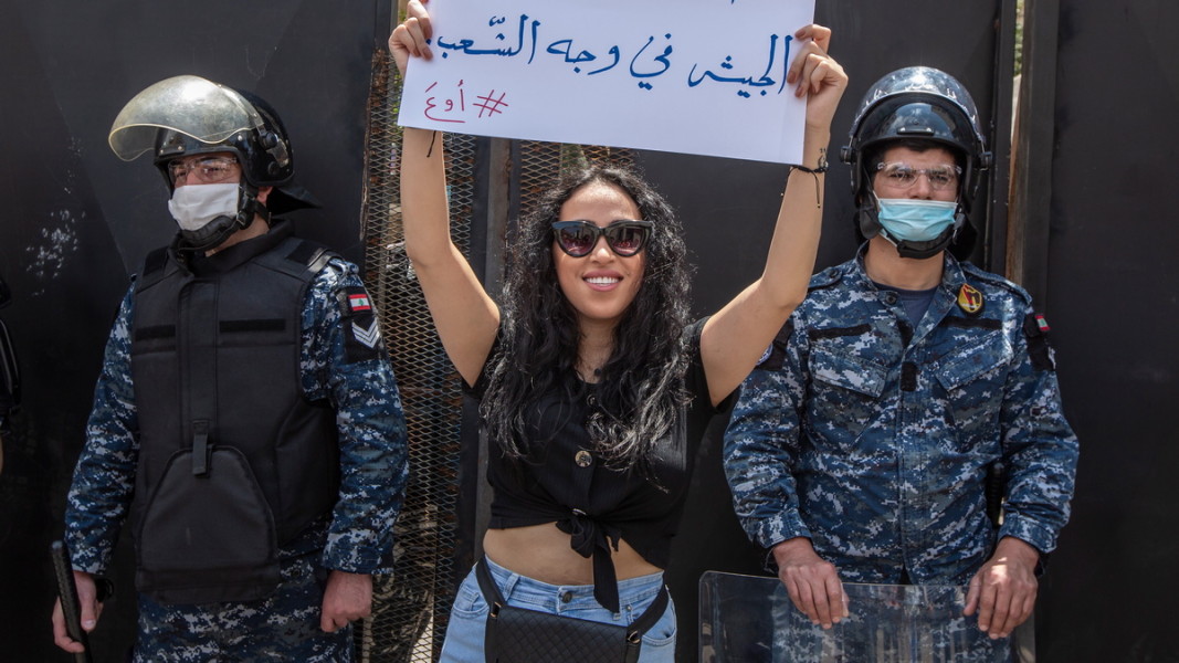 Антиправителствена демонстрация в Бейрут, май 2020 г. Снимка: ЕПА/БГНЕС