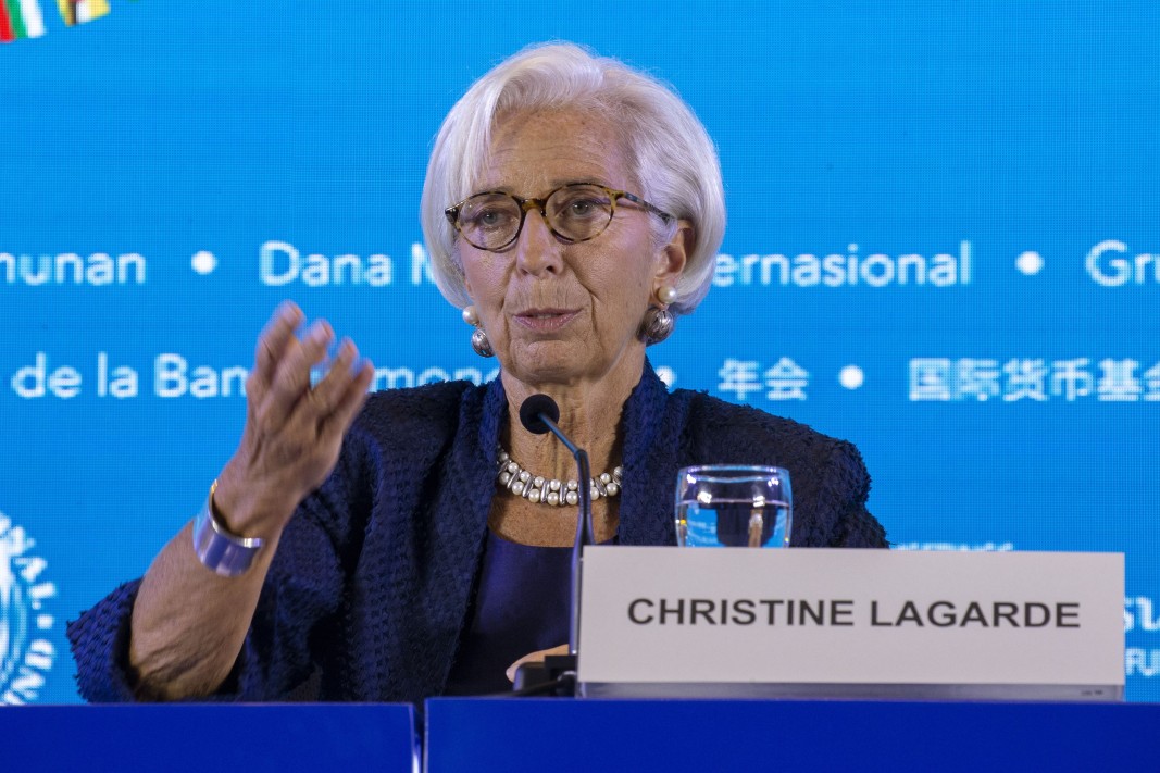Управляващият директор на Международния валутен фонд Кристин Лагард предупреди в