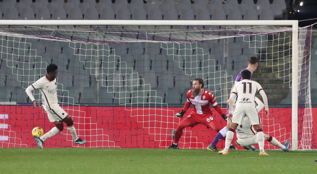 Диавара бележи победния гол за Рома във Флоренция.