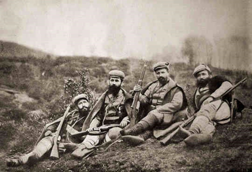 Left to right: Mishe Razvigorov, Dame Gruev, Efrem Chukiv and Atanas Babata in 1905 г