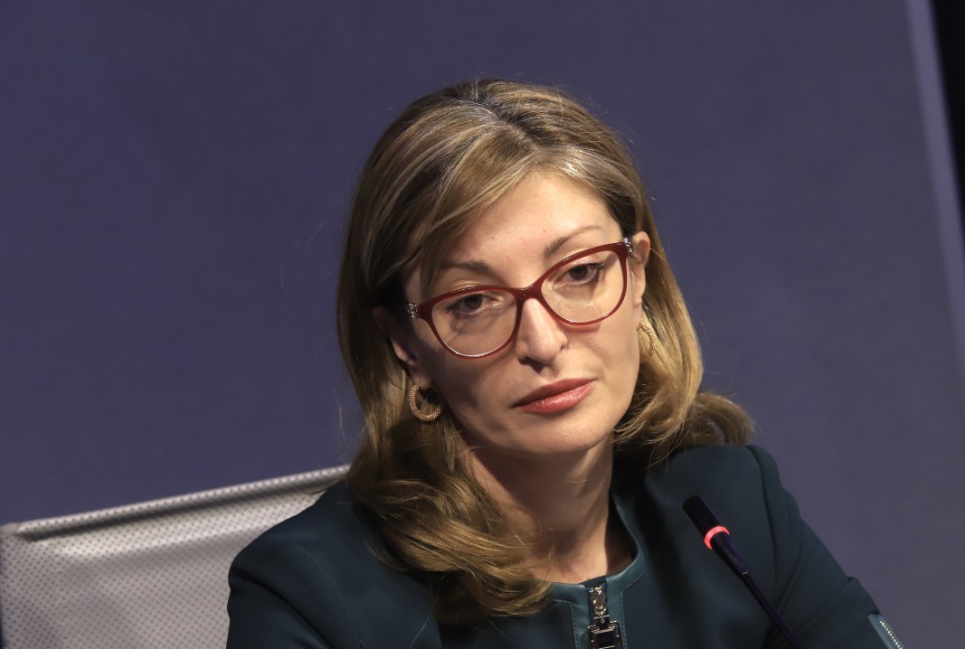 Вицепремиерът и министър на външните работи Екатерина Захариева даде пресконференция в МВнР.