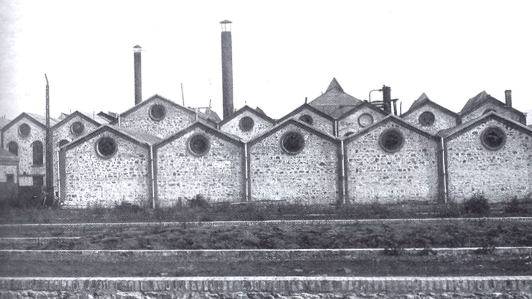 Захарната фабрика в София, ок. 1900 г.  /  Снимка: bg.wikipedia.org