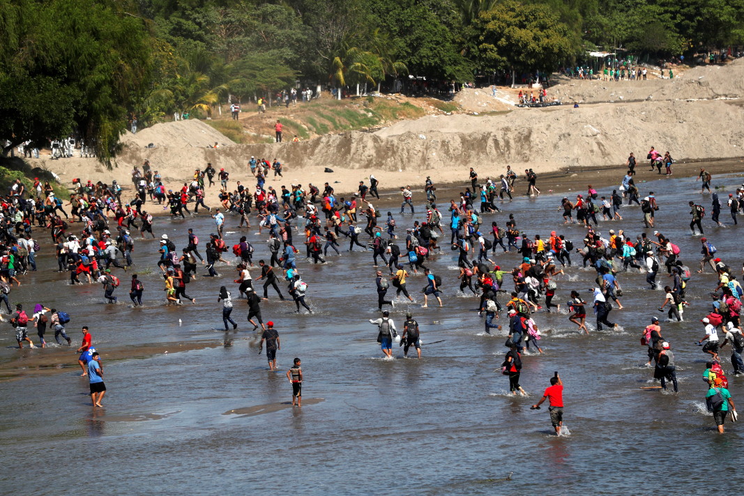 Повечето от мигрантите са от Хондурас.         Снимка: ЕПА/БГНЕС