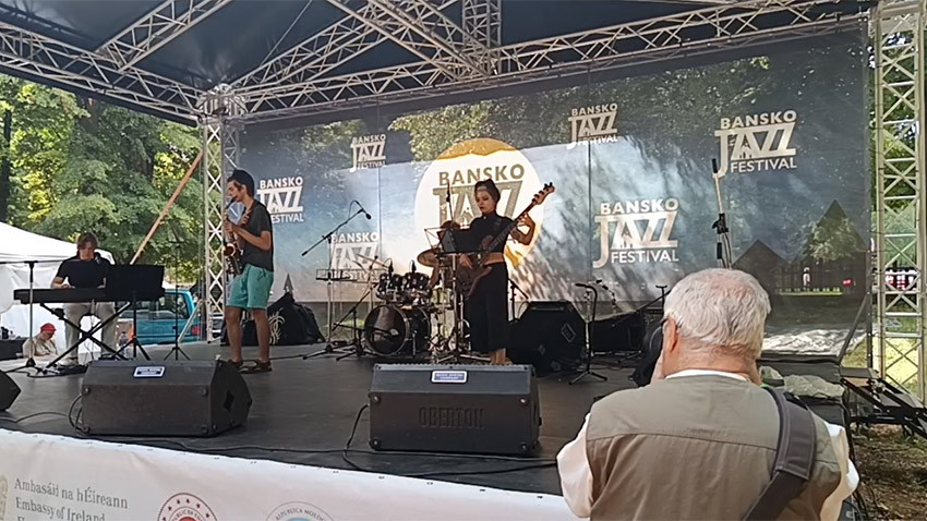 На сцена Млади таланти се качиха и Feel the Groove / Стоп кадър от ФБ/Bansko Jazz Festival