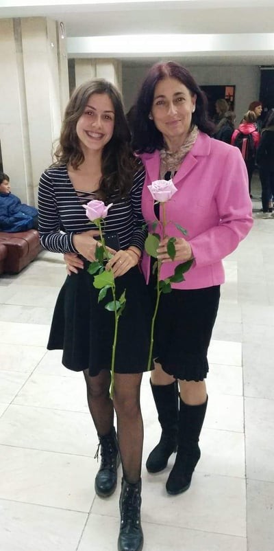 Михаела с нейната преподавателка Маринела Любомирова, Снимка: Личен архив