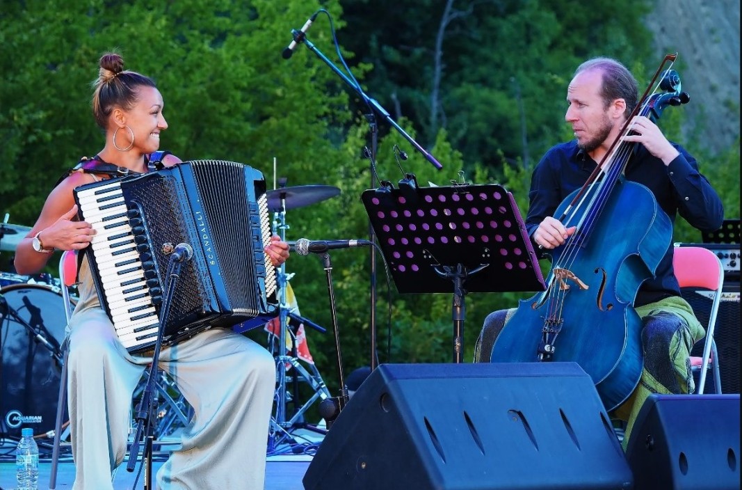  Вероника Тодорова и Кристофър Херман на фестивала Jam on the River 2021. Снимка: licata.com. 