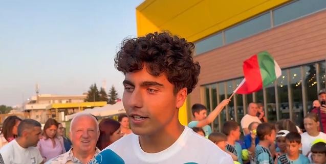 Шампионът на Уимбълдън при юношите Иван Иванов при прибирането си във Варна/15 юли 2025 г./БГНЕС