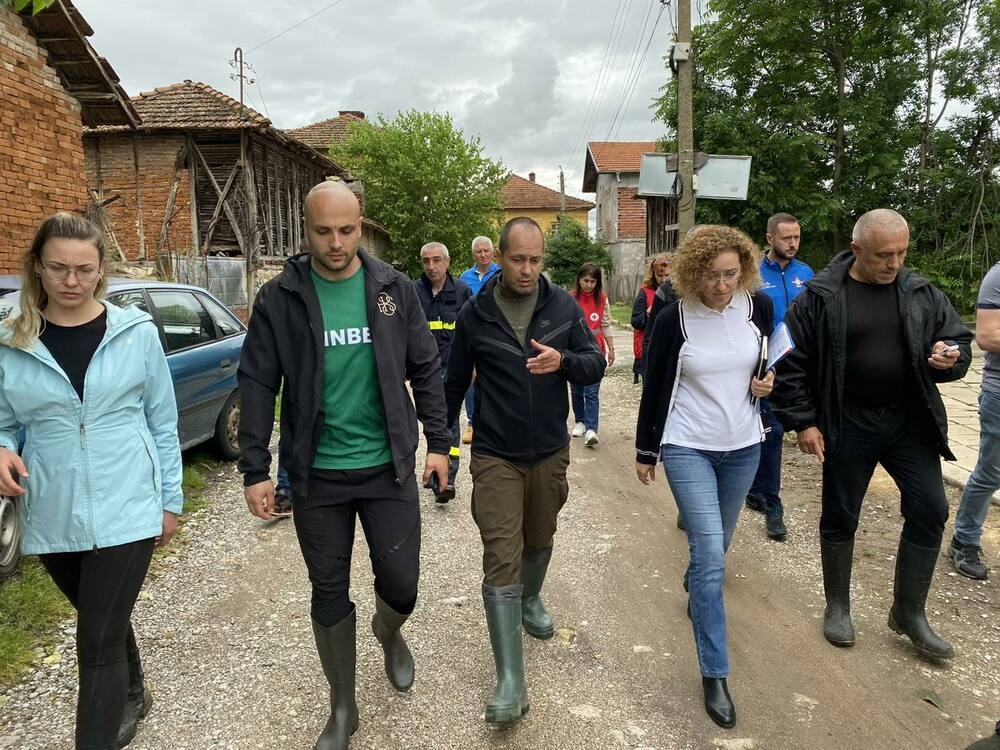 Министър Шалапатова посети и пострадалото от проливните дъждове село Лиляче