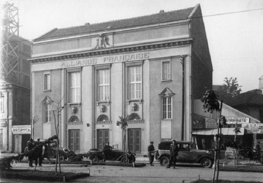 Sofya'da „Slaveykov“ meydanındaki bina, 20'nci yüzyılın 20'li yılları