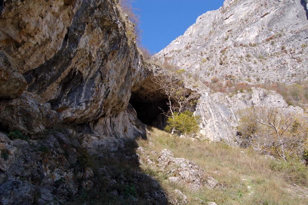 Голямата дупка, Враца