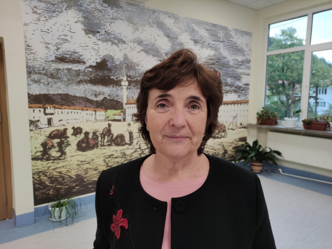  Здравка Дачева, заместник-директор на Професионална гимназия по текстил 