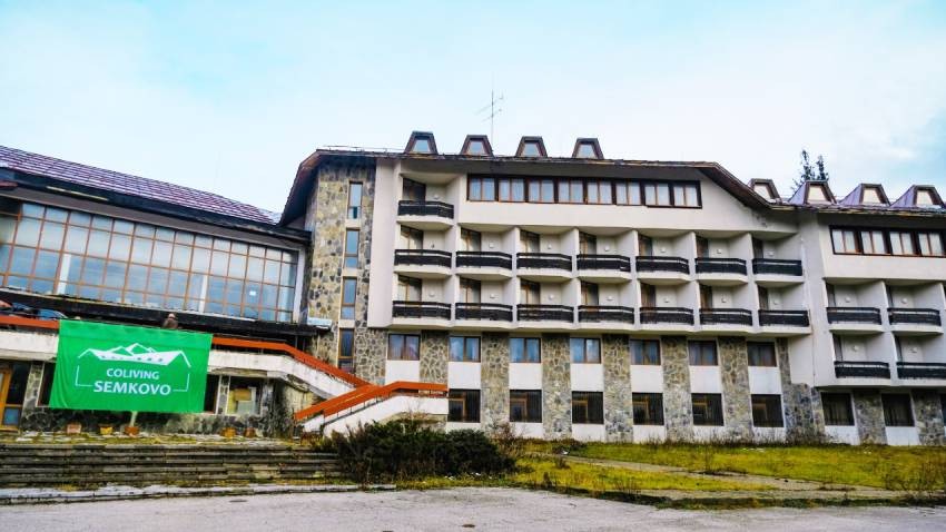 Kompleksi hotelier në Semkovo do të shndërrohet në një qendër për punë dhe argëtim në distancë