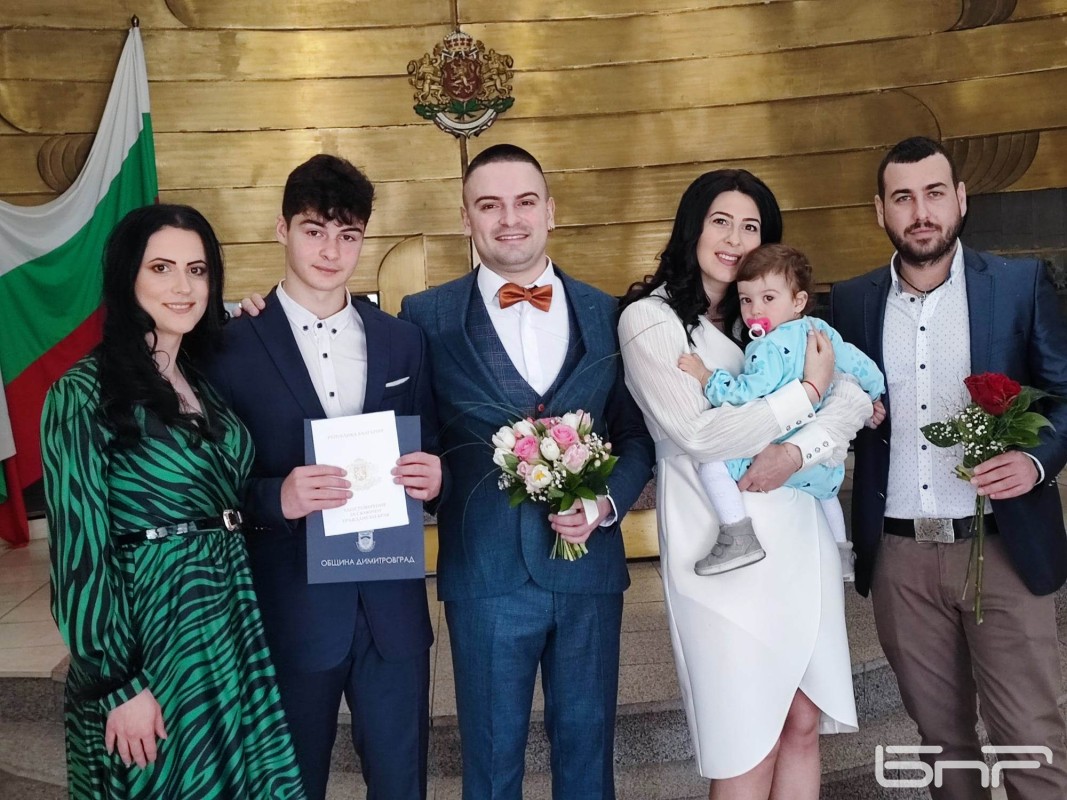 Две влюбени двойки избраха датата 14-ти февруари за свои сватбени дни в Димитровград