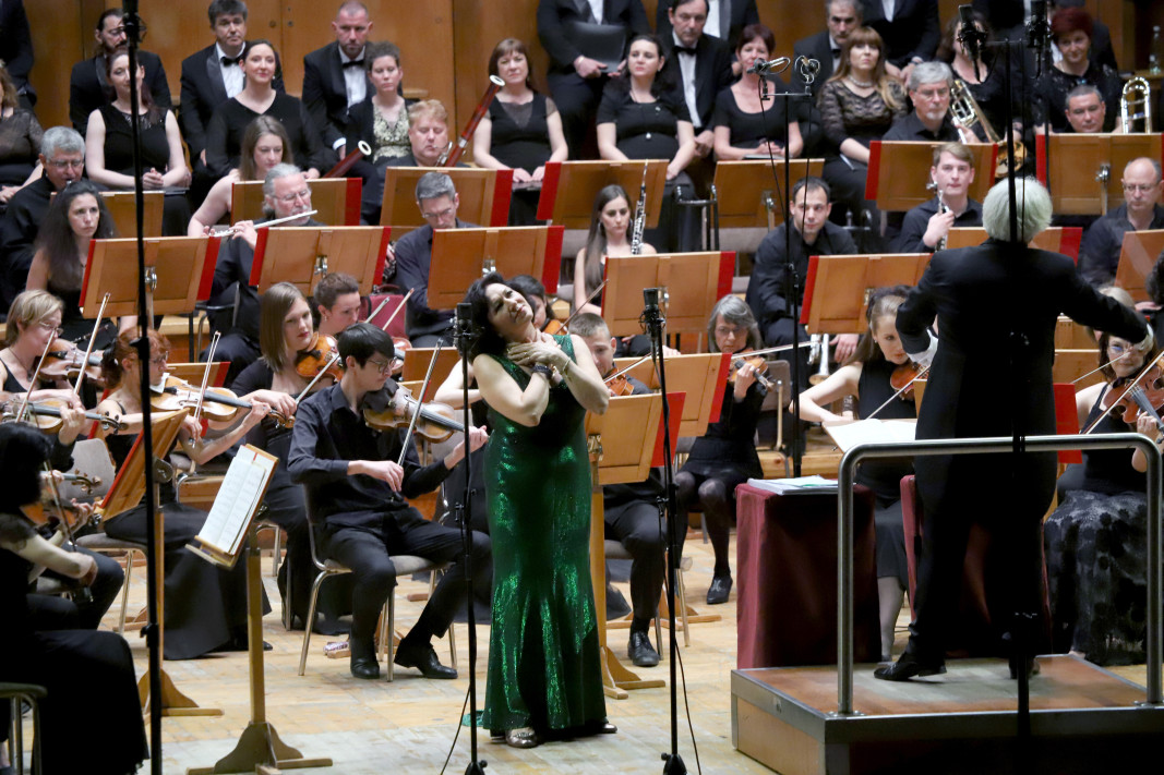 Красимира Стоянова, Павел Балев, Симфоничният оркестър и Смесеният хор на БНР