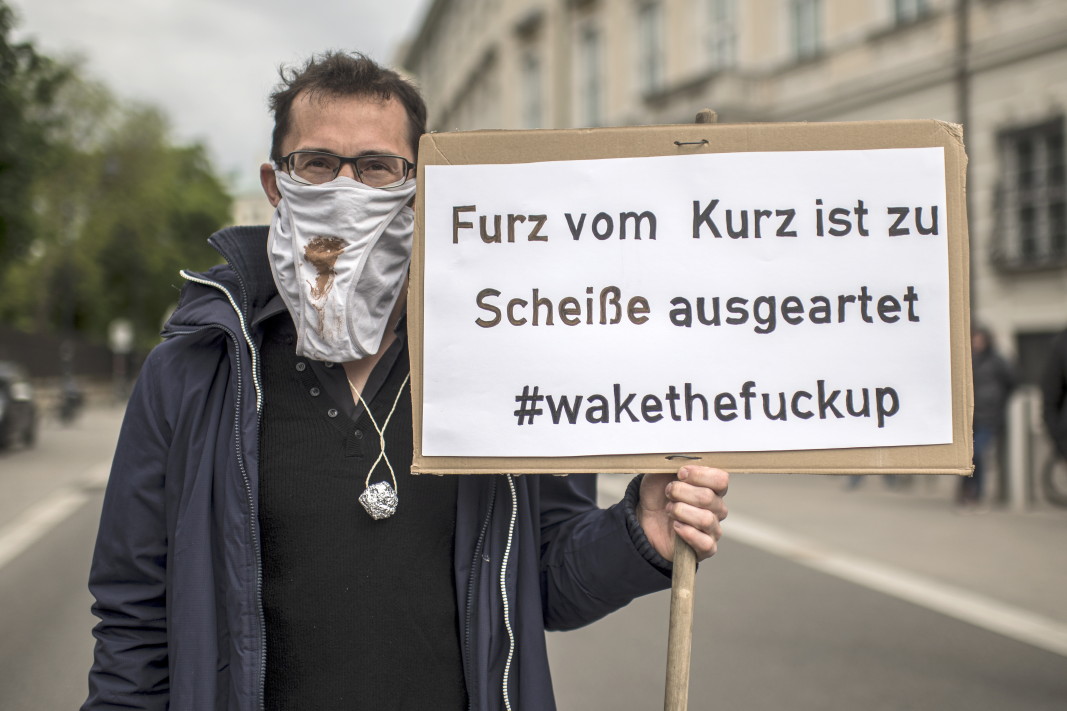 Първомайски протест във Виена.                Снимка: ЕПА/БГНЕС