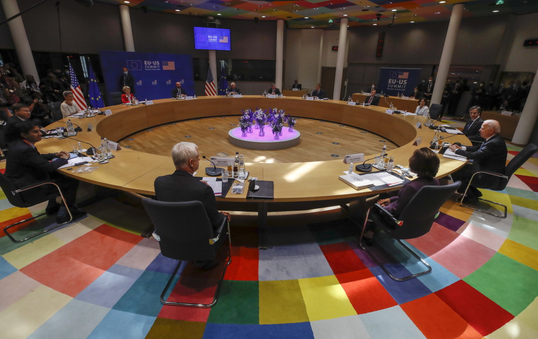 В началото на срещата на върха ЕС-САЩ в Брюксел, 15 юни 2021 г.