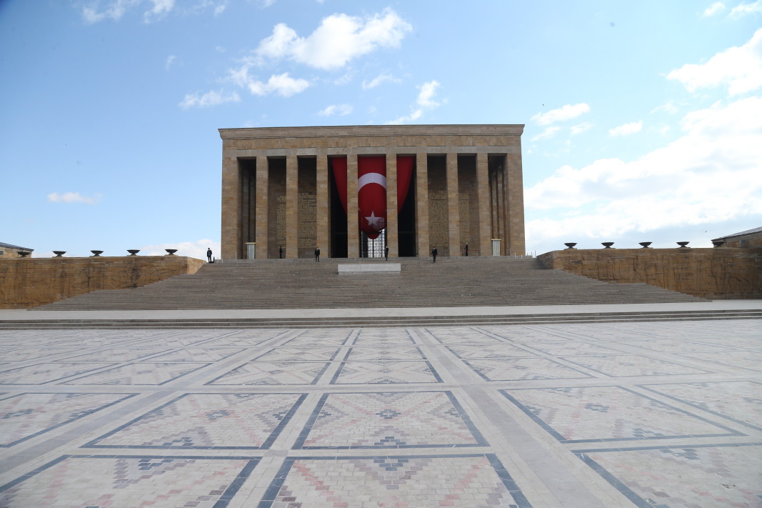 Площадът пред мемориала на Ататюрк в Анкара остана празен заради мерките за социално дистанциране