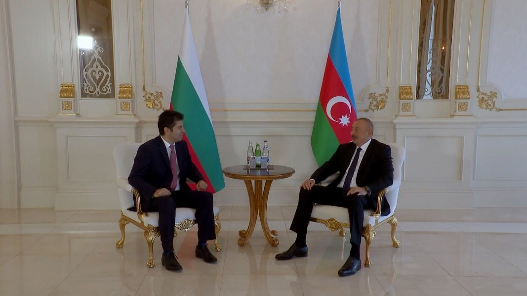 Кирил Петков и Илхам Алиев на срещата в Баку