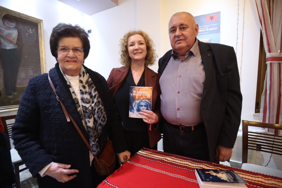 Dr. Kolarov me Janka dhe Milena Selimin
