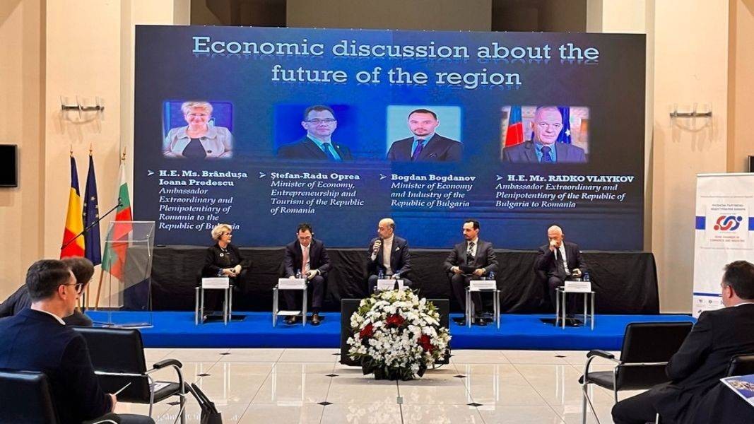 Конференцията “Обединена Европа - един път към икономическа сигурност и устойчива интеграция”, която се проведе проеде през месец    ноември в Русе