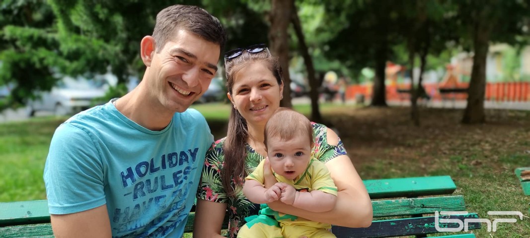 Момчил Томов със семейството си