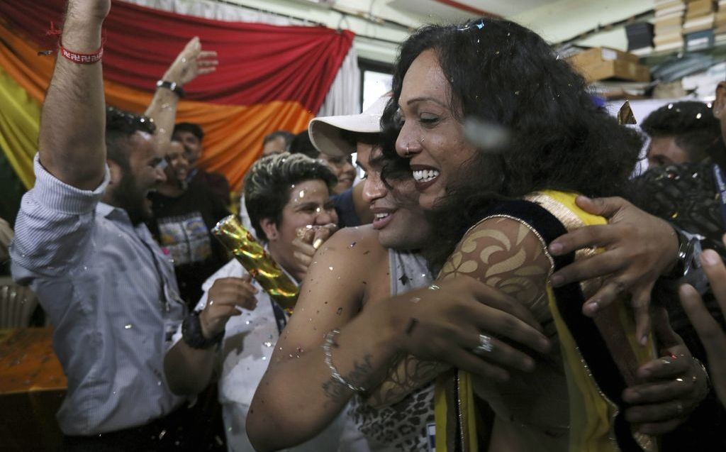 Върховният съд на Индия реши, че хомосексуализмът вече не е