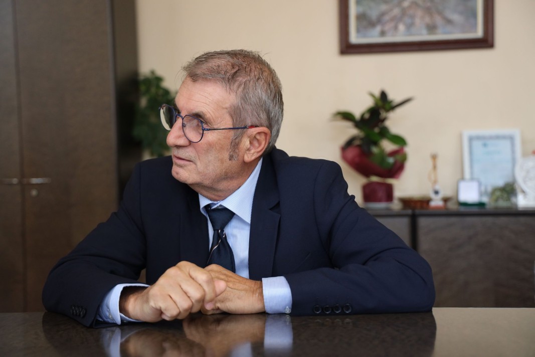  Проф. Христо Хинков - министър на опазването на здравето 