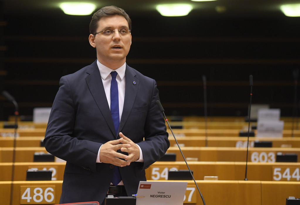 Румънският евродепутат Виктор Негреску