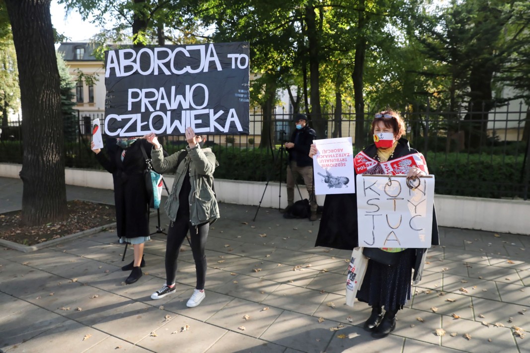 Протест в Варшаве в защиту права на аборт