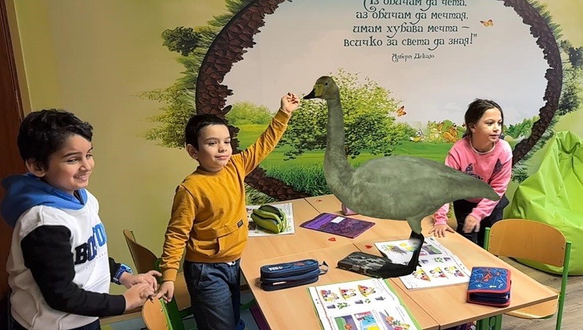 The pupils from the 1st grade during an open lesson with augmented reality