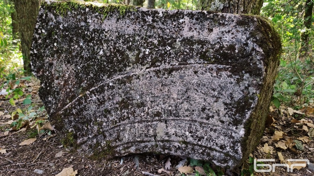  Единственият непокътнат камък с релеф 