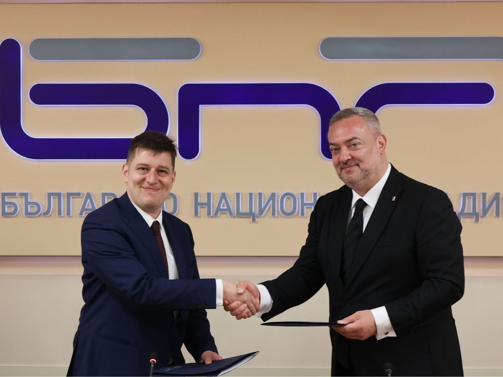 El director general de BNR Milen Mitev y el director general de Radio Nacional de Rumanía Razvan Dinka