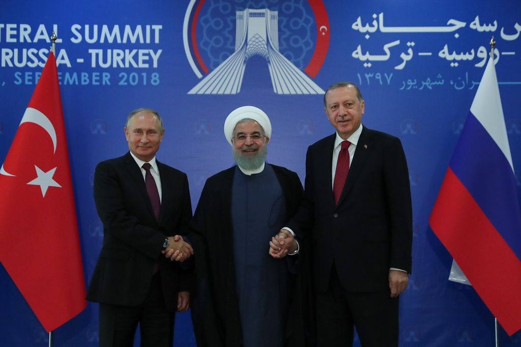 Президентите на Иран Русия и Турция започнаха днес разговори в