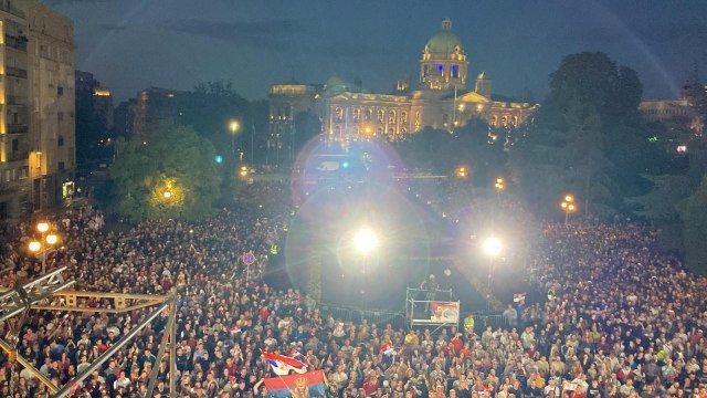 Хиляди очакваха появата на Новак.