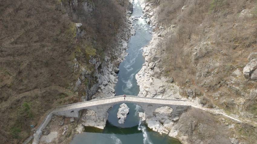 Arda nehri ve Şeytan Köprüsü