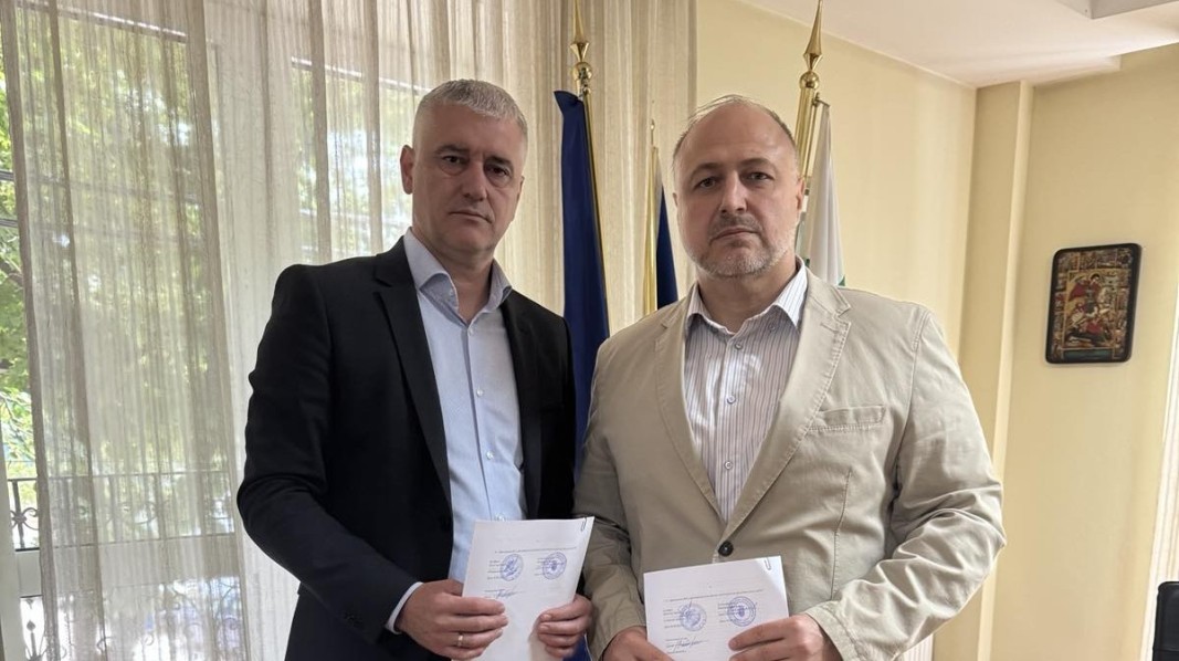 Кметът Владица Димитров и генералният консул Димитър Цанев