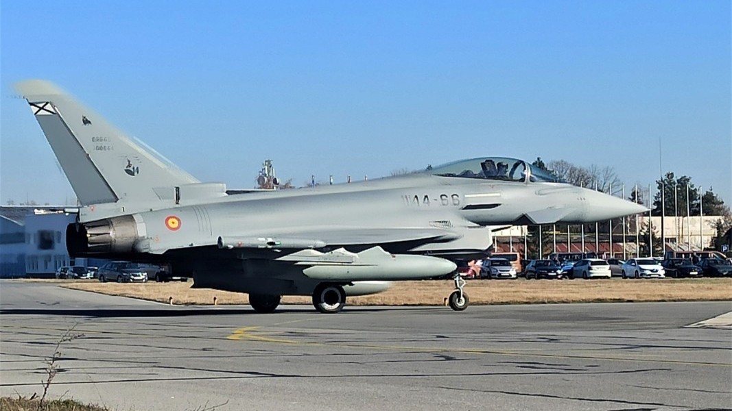 Изтребител Юрофайтър