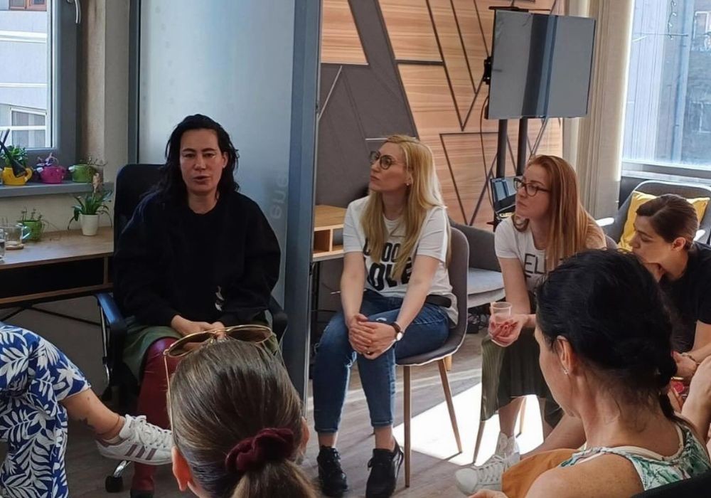 Първата среща на Елина Кешишева с някои от дамите в общността на #ЖенитеSurvivors