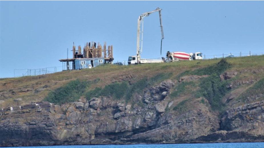  Местността Поляните над скалната забележителност Корабите край Синеморец Снимка: Нели Дончева, Асоциация на парковете в България 