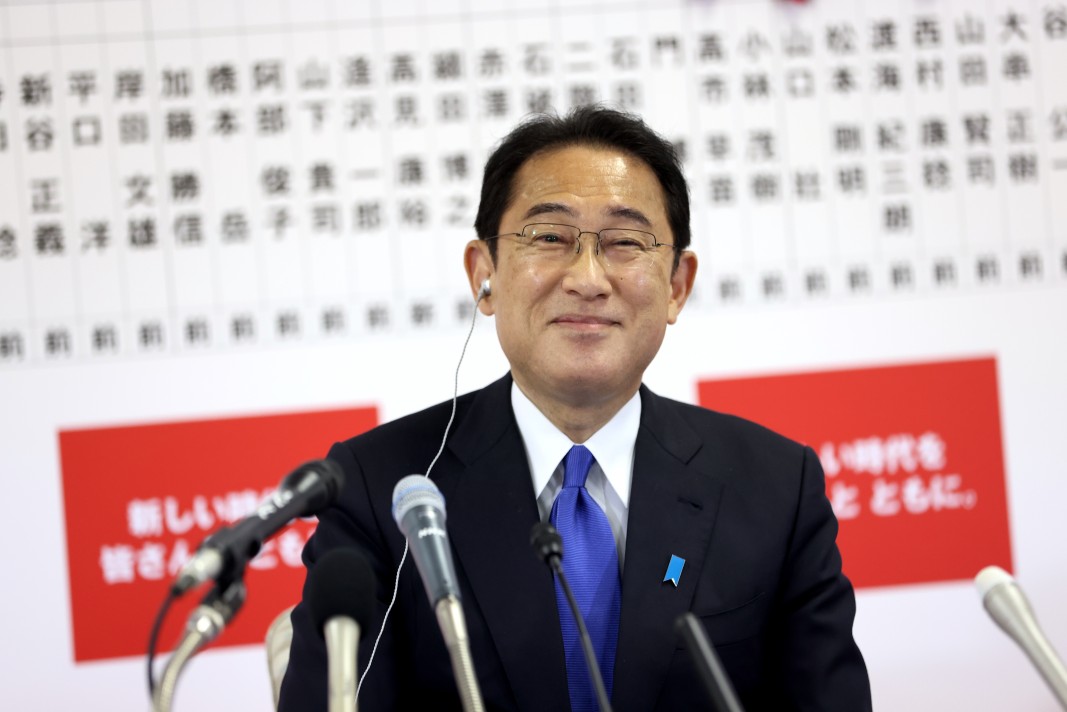  Премиерът Фумио Кишида и неговата Либерарално-демократическа партия завоюваха безапелационна победа на парламентарните избори в Япония на 31 октомври 
