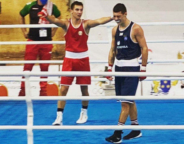 Радослав Росенов (вляво) ще се бие за нов европейски финал.